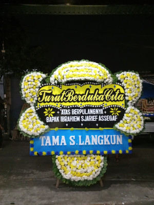 Papan Bunga Duka di Beringin Raya
